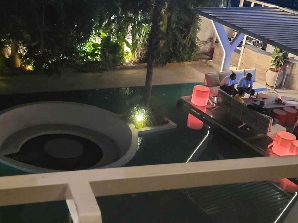 dining on water, eating seafood - diabolical